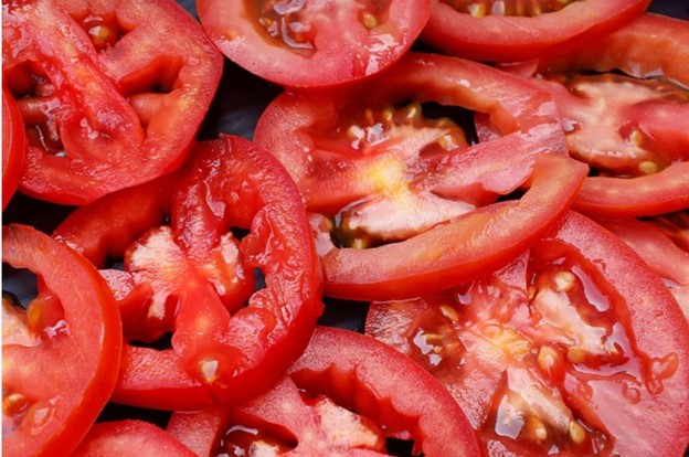 CUT-TOMATOES