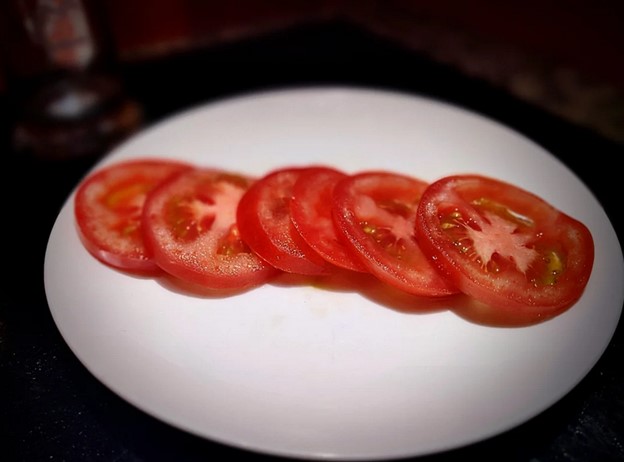 sliced-tomatoes-feature-image