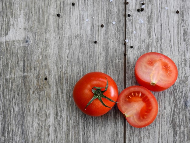 deseeding-tomatoes-feature-image