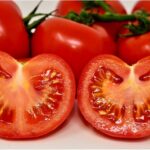 cut-tomatoes-storing