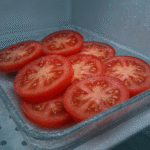 refridgerate-sliced-tomatoes